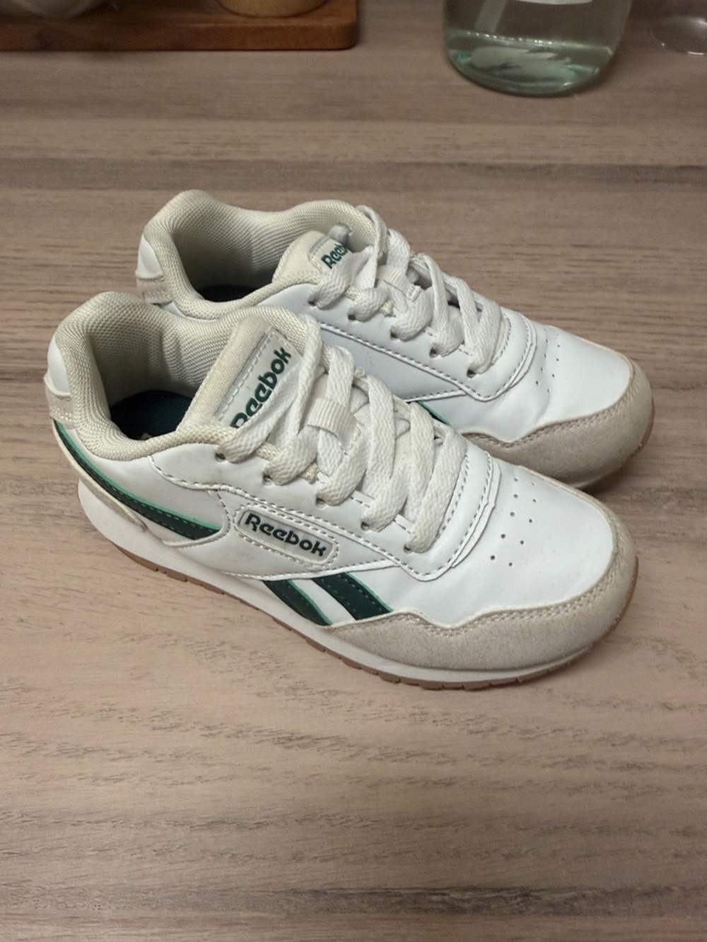 Reebok Kids White Sneakers with Green Accents Sz 12